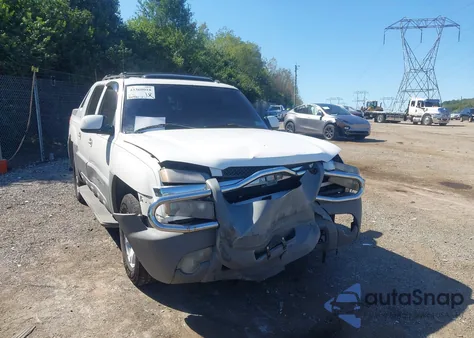2002 Chevrolet Avalanche 1500 из США, поврежденный, VIN 3GNEK13T72G151130